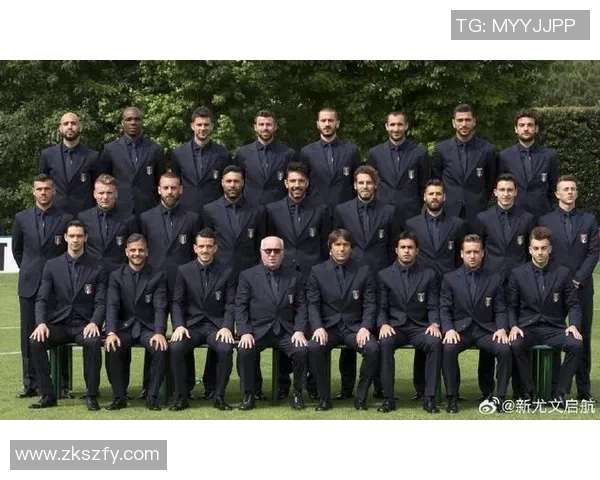 足球明星华丽西装登场展现风采引领时尚潮流震撼全场