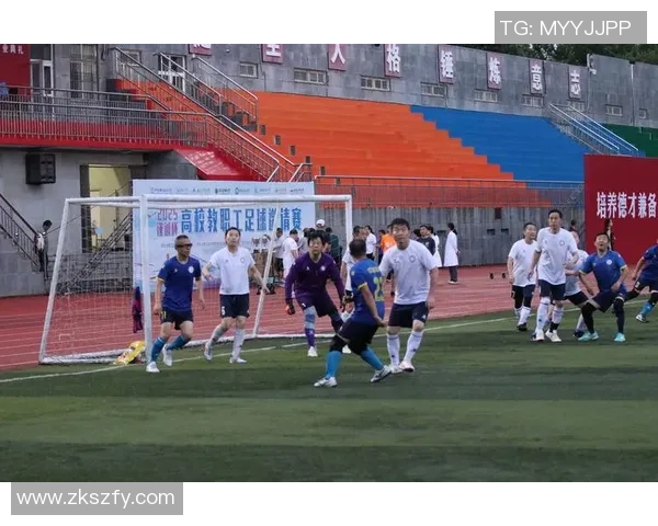 重庆足球队强势崛起荣登足球状态排行榜第二名引发热议